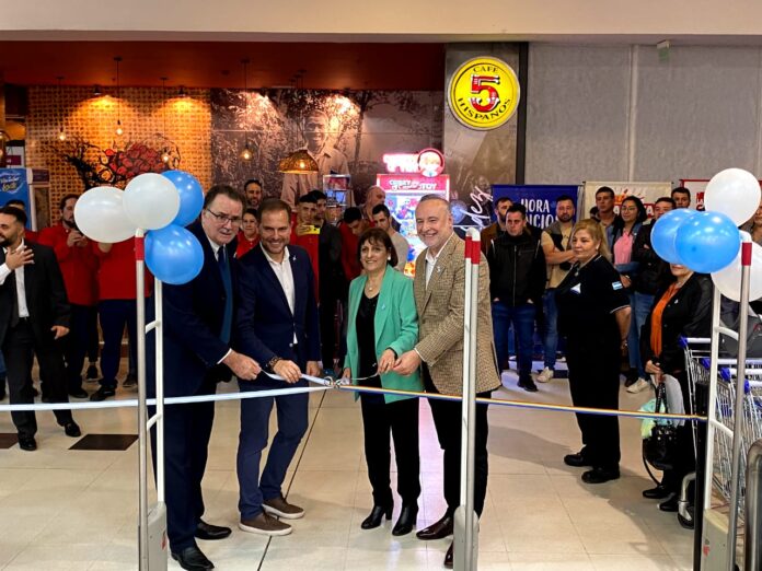 Gill Accastello inaugura